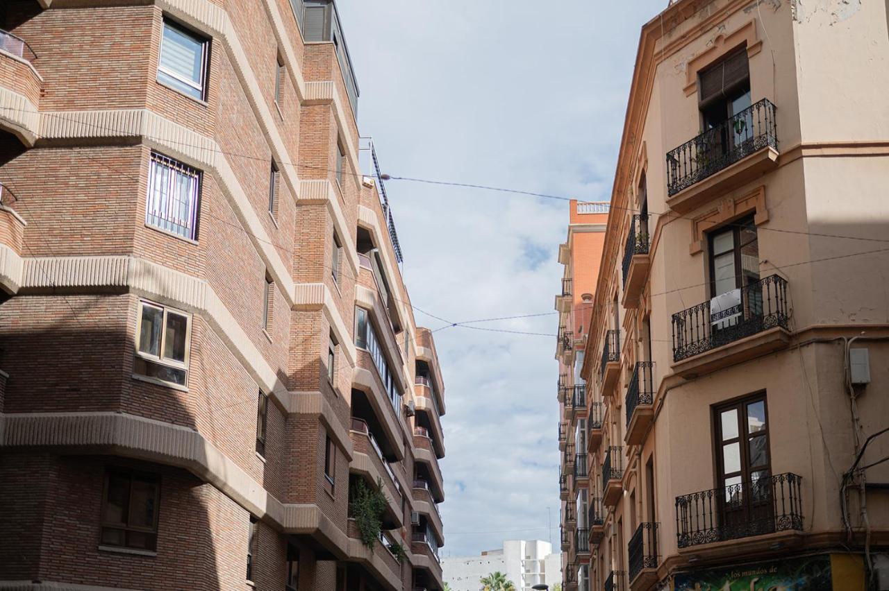 Expoholidays - General Tamayo Parking Gratis